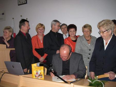 p.Waldemar Mierzwa podpisuje ksik "Smak Rosji"