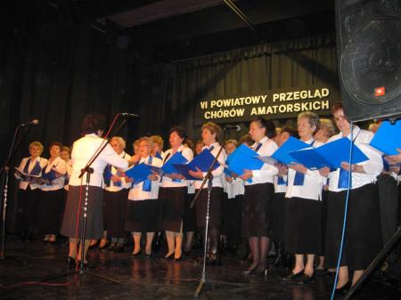3 grudnia 2010r. VI Powiatowy Przegld Chrw ... chr wykona trzy utwory:Cantiamo.kanon"Dona Nobis",Dzieweczka ze lska