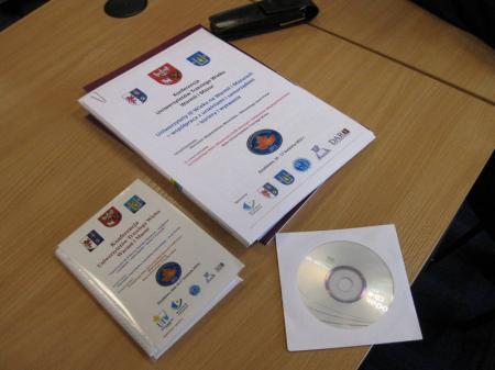 17 kwietnia.Konferencja... delegaci otrzymali album ze zdjciami z pierwszego dnia obrad, pytk CD i sprawozdanie